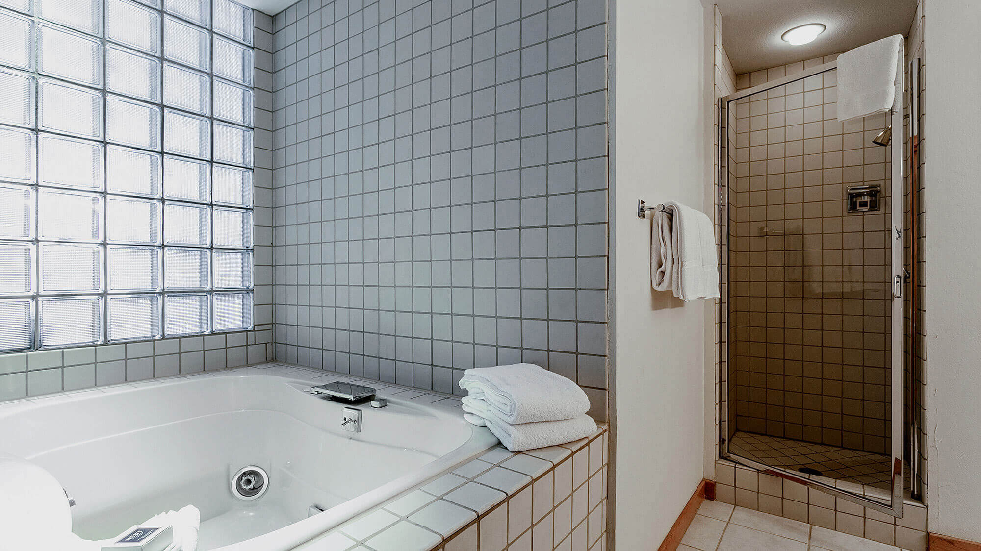 4 Bedroom/5 Bath Page